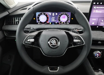 Superb Combi 1.5 TSI MHEV Selection DSG Navi, KESSY, LED, el. Heckklappe gr. Winterpaket SOFORT!