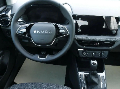 Fabia 1.0 TSI Selection LED Klima Sitzheizung 2 x Parkpilot+Kamera uvm...