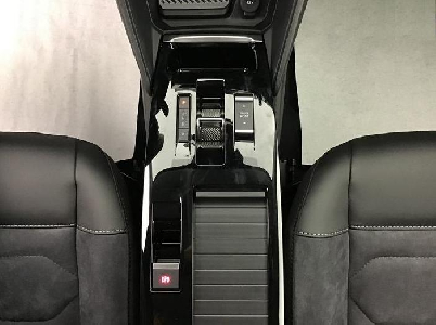 C4 Max Automatik Leder/Alcantara 360°-Kamera Lenkrad-/Scheibenheizung uvm..