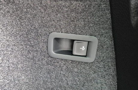 Karoq 1.5 TSI Selection DSG mit AHK, Navi, Climatronic, KESSY uvm